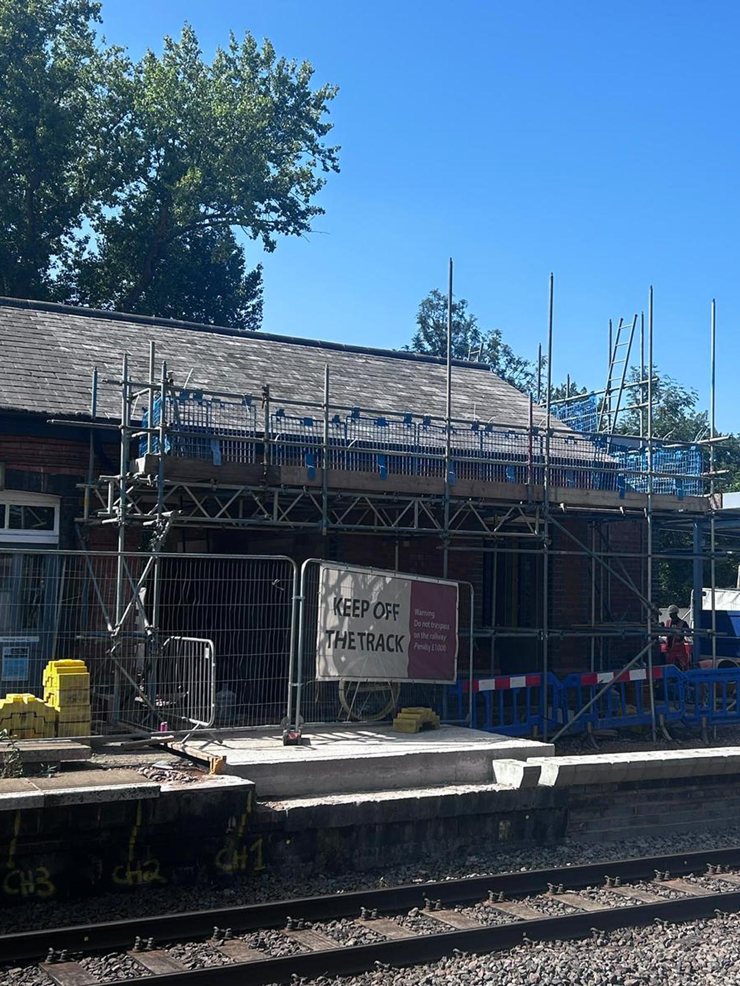 roofing-company-train-stations-english-hertige